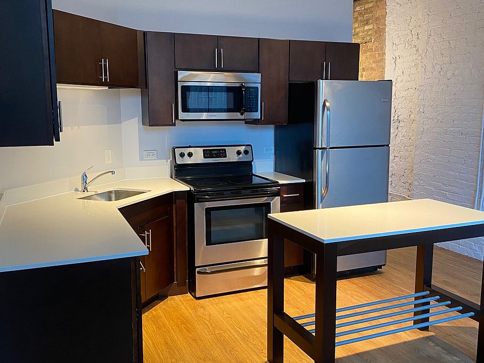 1st image of 125 E 21st St APT 218