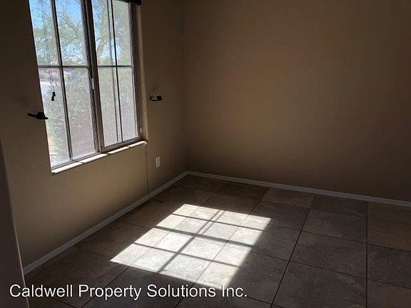 4th image of 41328 N Palm Springs Trl