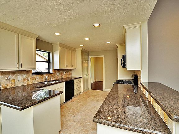 4th image of 21110 Park Bend Dr