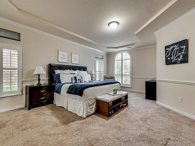 411 Sunnyside Ln — Photo 17