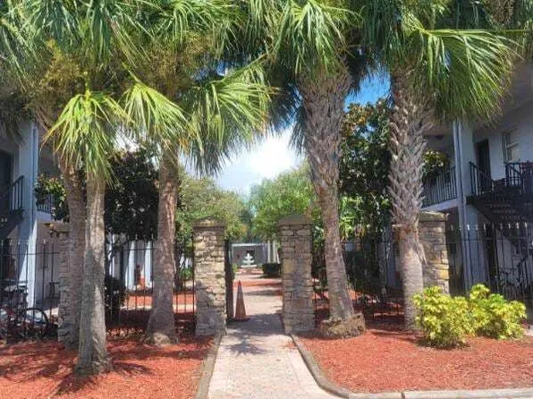 Keystone Courtyards