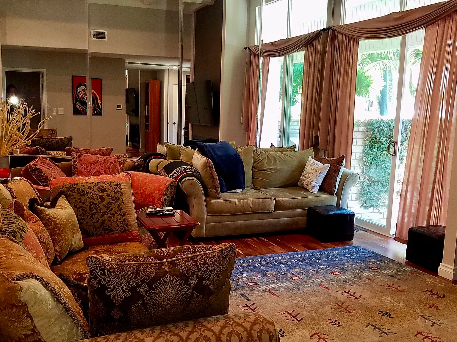 2 bed, 2.5 bath, 1582 sqft, $5,700 — Photo 3