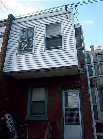2nd image of 323 N Robinson St