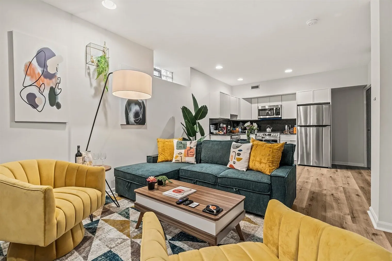 2 bed, 1.0 bath, $7,322 — Photo 3