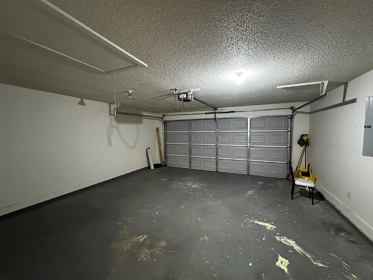 276 Gloucester Dr — Photo 8