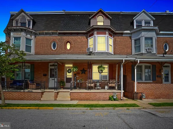 107 S East St, Spring Grove, PA 17362