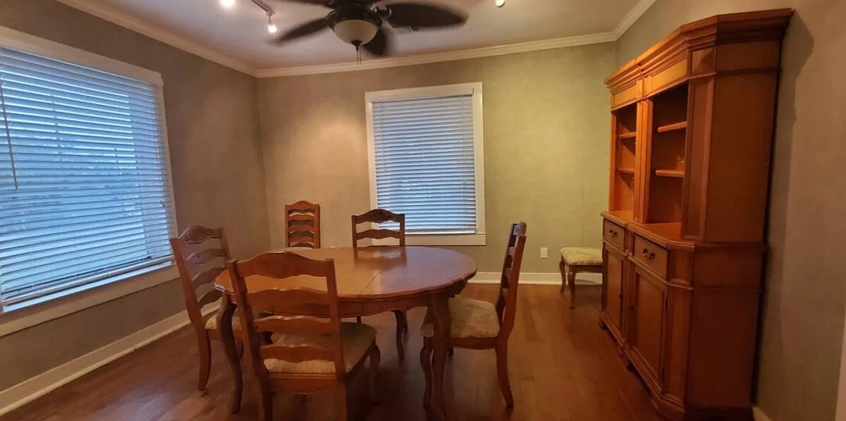 2 bed, 1.5 bath, 1340 sqft, $1,400 — Photo 3