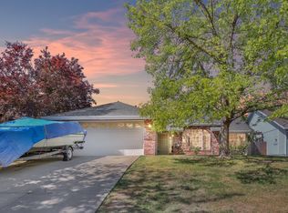 8906 Mariposa Ave, Roseville, CA 95661