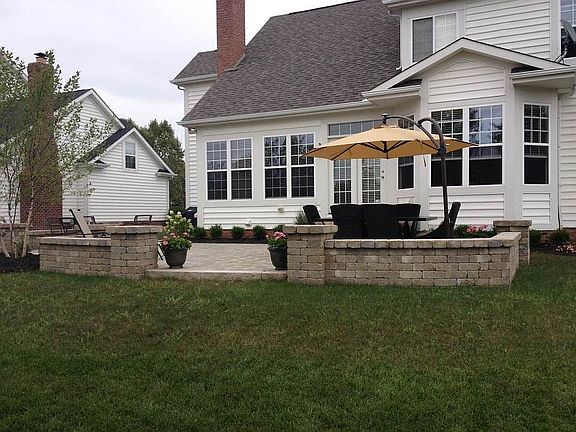 3rd image of 4101 Hammersmith Cir