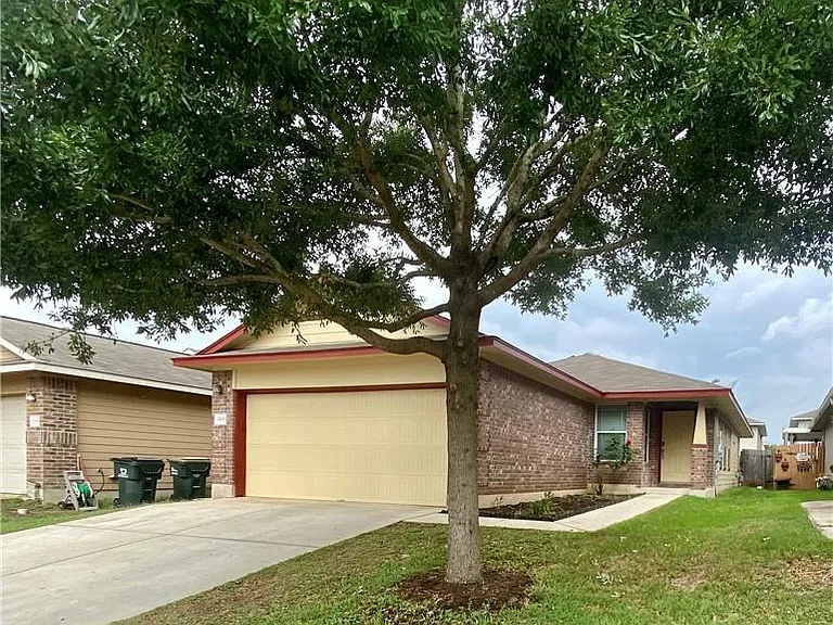 3400 Barksdale Dr — Photo 1