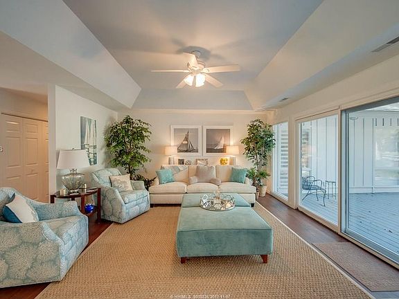 5th image of 6 Turnberry Ln