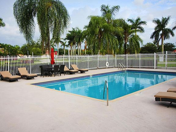 4th image of 15392 SW 25th Ter #15392