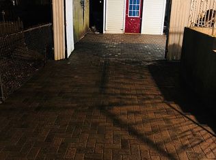 23 Primrose St, Pawtucket, RI 02860