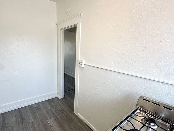 5th image of 2143 Franklin Ave APT 8