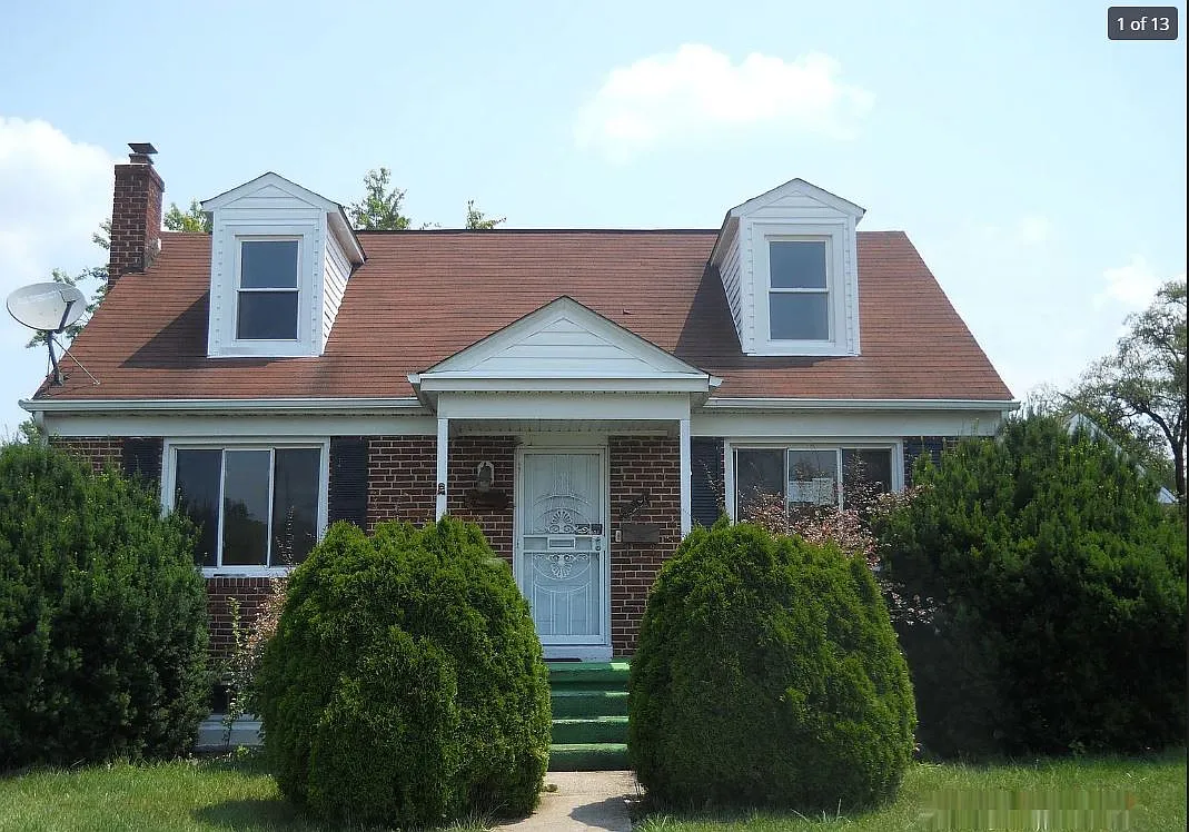 5 bed, 1488 sqft, $3,068 — Photo 2