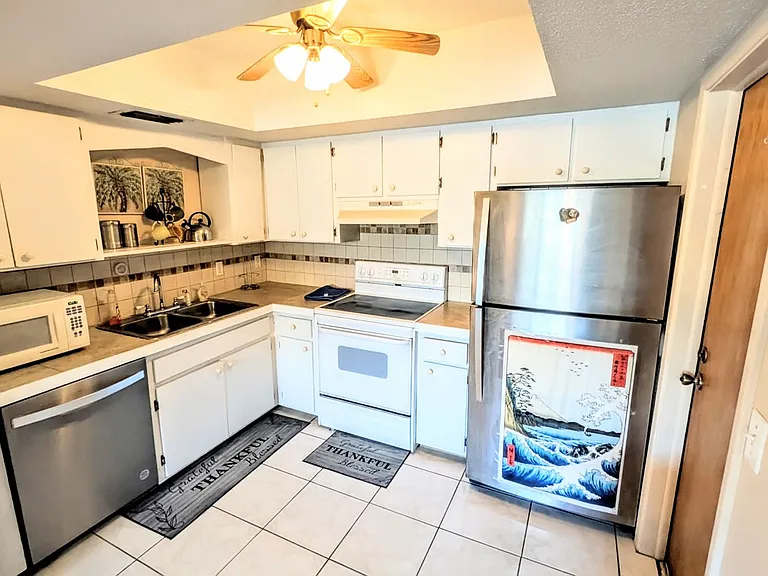 360 Base Ave E #424 — Photo 2