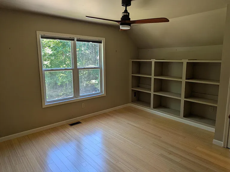 92 Haywood Rd — Photo 12