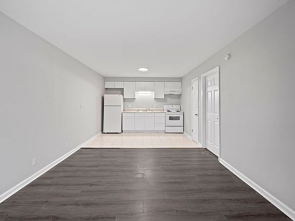 5th image of 101 Walnut St APT 26