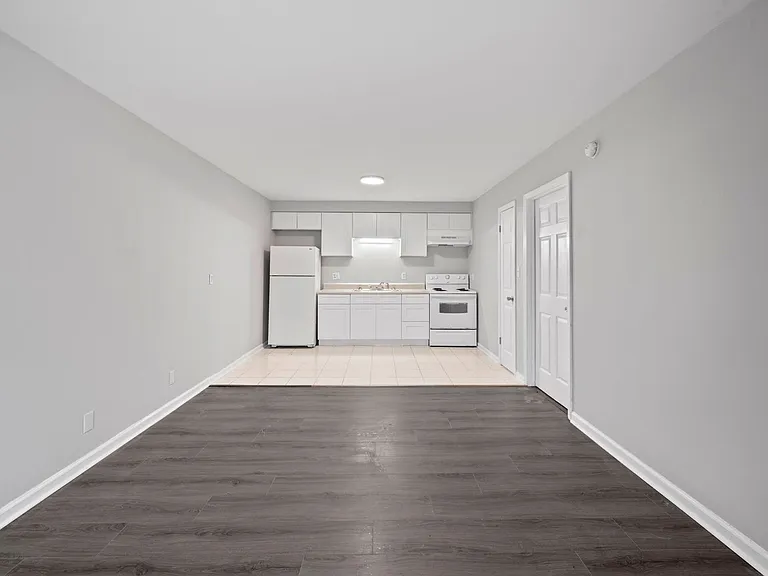 101 Walnut St — Photo 5