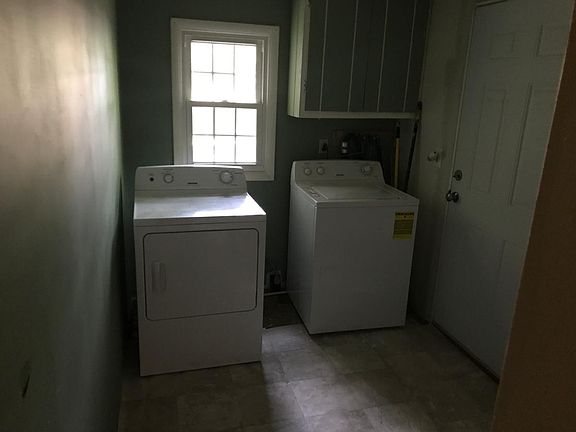 4th image of 438 S Xanthus Ave #Home