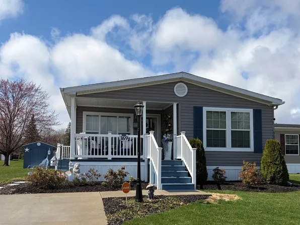 369 Red Pine Dr, Flint, MI 48506