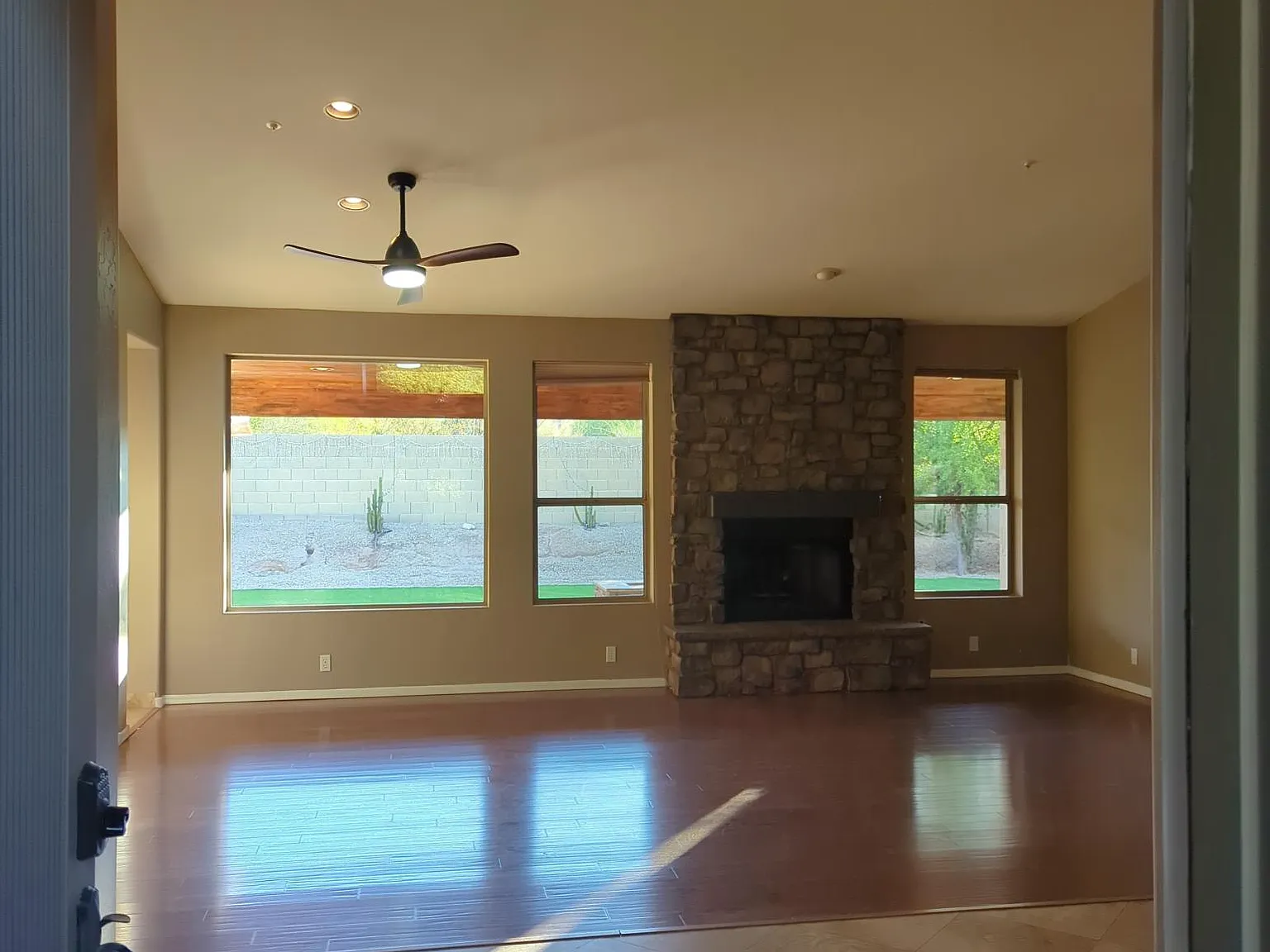 3 bed, 1858 sqft, $3,600 — Photo 4