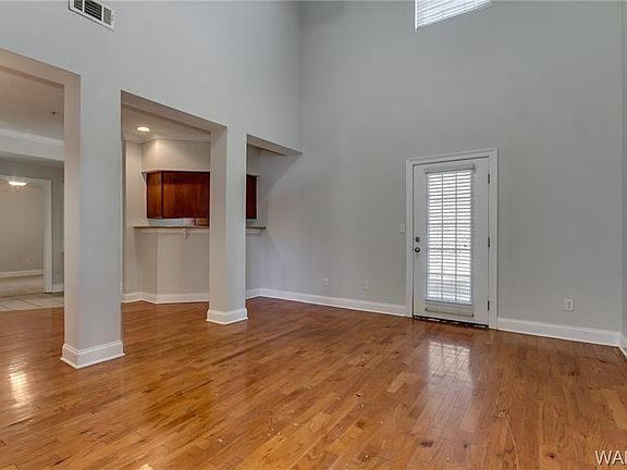 2nd image of 3218 Veterans Memorial Pkwy APT 518