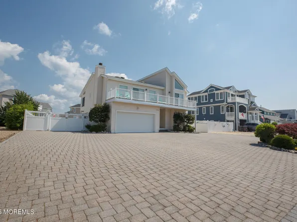 702 Newell Avenue, Manahawkin, NJ 08050