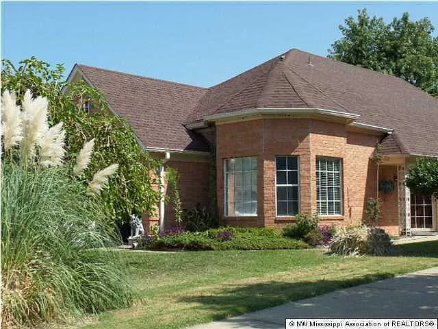 5884 Alexandria Ln — Photo 2