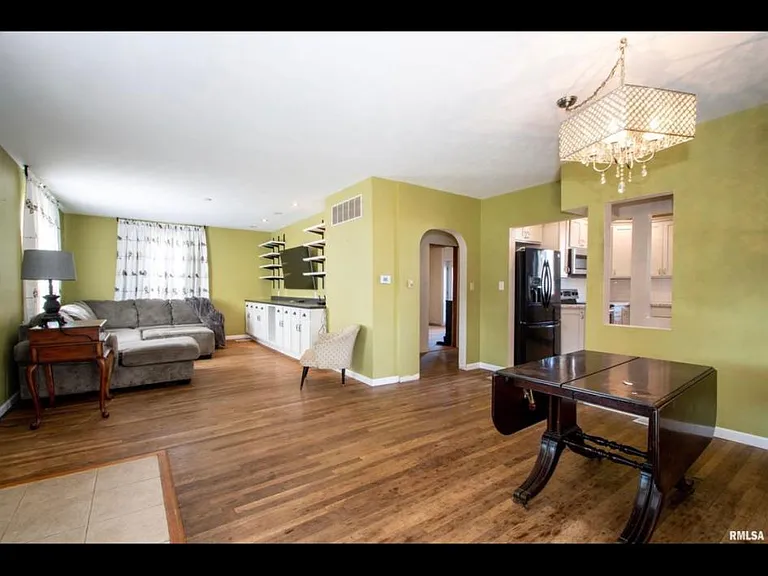 309 E Harrison St — Photo 2