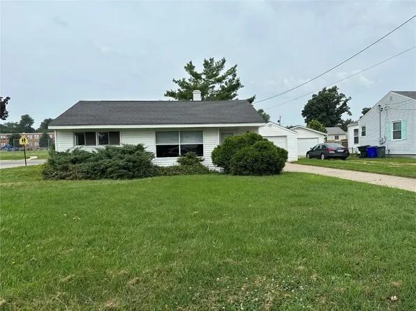 200 20th St NW, Cedar Rapids, IA 52405