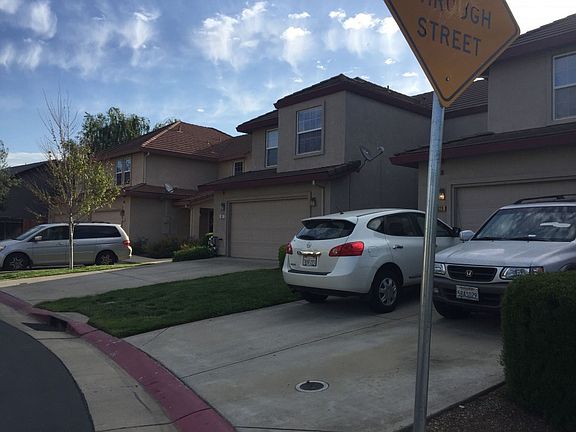 3rd image of 831 Lupine Ct