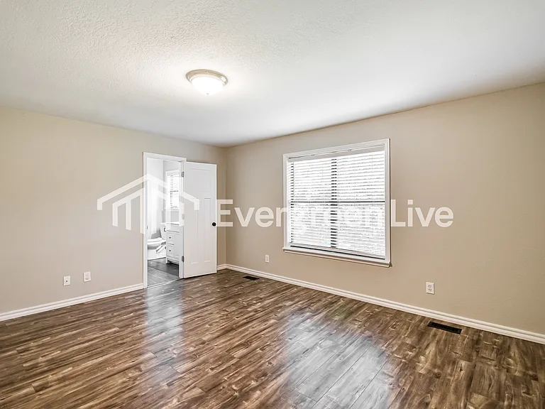8549 Wild Cherry Dr — Photo 13