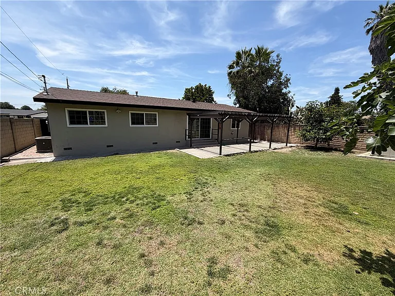 12291 Hampton Ave — Photo 21