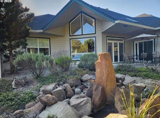 2148 Willow Loop E, Florence, OR 97439