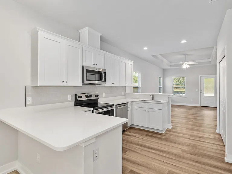 420 NW 1st St — Photo 5