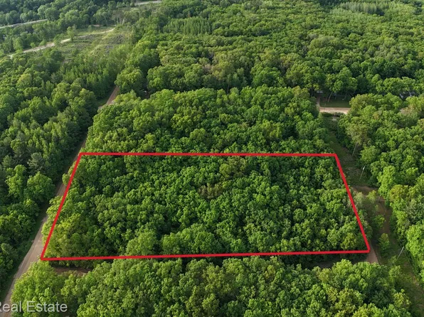 1775 Swan Creek Ct, Allegan, MI 49010