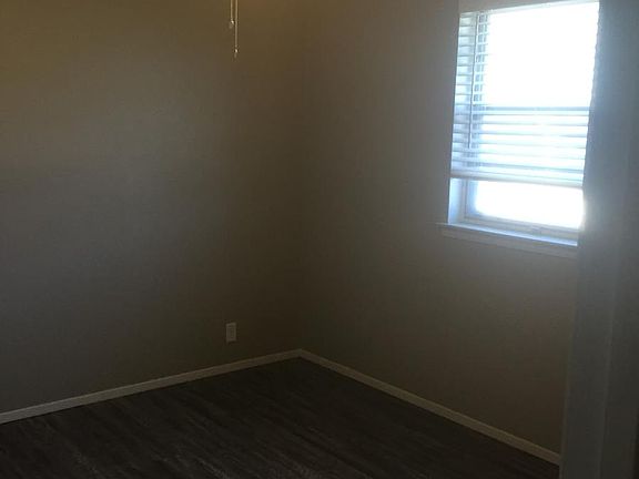 5th image of 628 Maple Ave