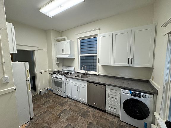 3rd image of 533 Federal Ave E #A