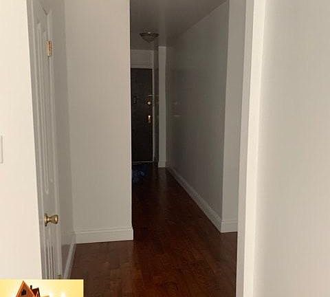 4th image of 1432 Beach Ave