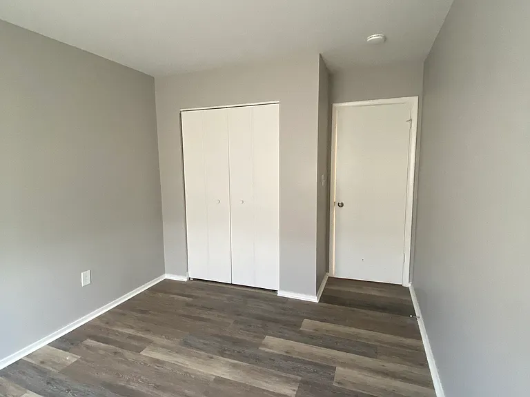 Creekside Apartments — Photo 27