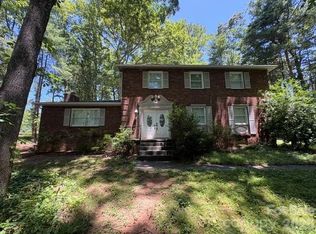 31 Spring Forest Cir, Asheville, NC 28803