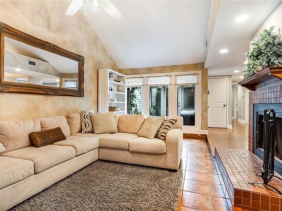 3rd image of 25 Tradewinds Ct W #25
