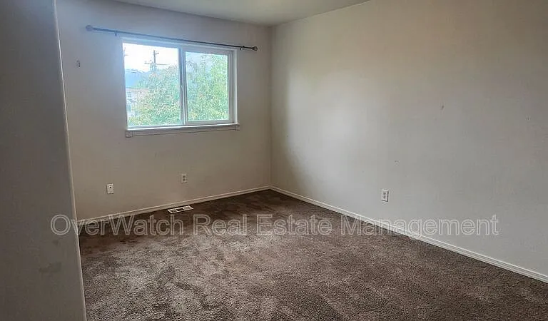 1028 E 8th Ave — Photo 12