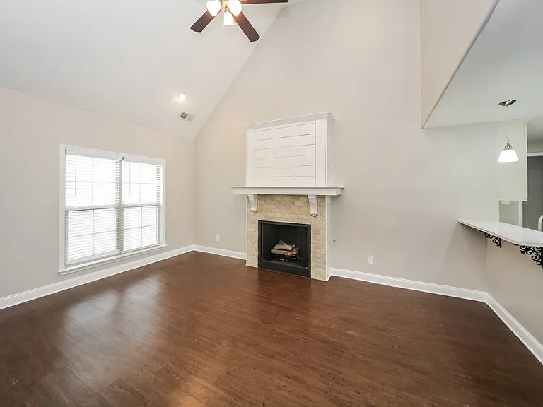 7200 Kingcrest Rd — Photo 4