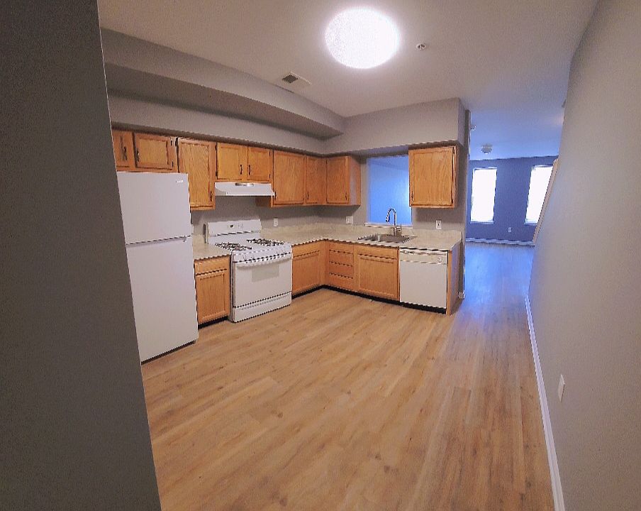1st image of 1022 N Broadway APT B