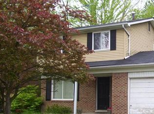 5864 S Mohawk Ave, Ypsilanti, MI