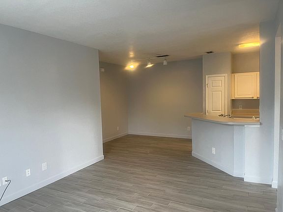 Family room to dining room