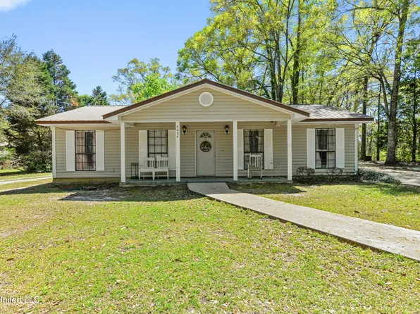 6004 J D McKee Rd, Moss Point, MS 39562