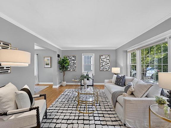 2nd image of 5639 N Bay Ridge AVENUE